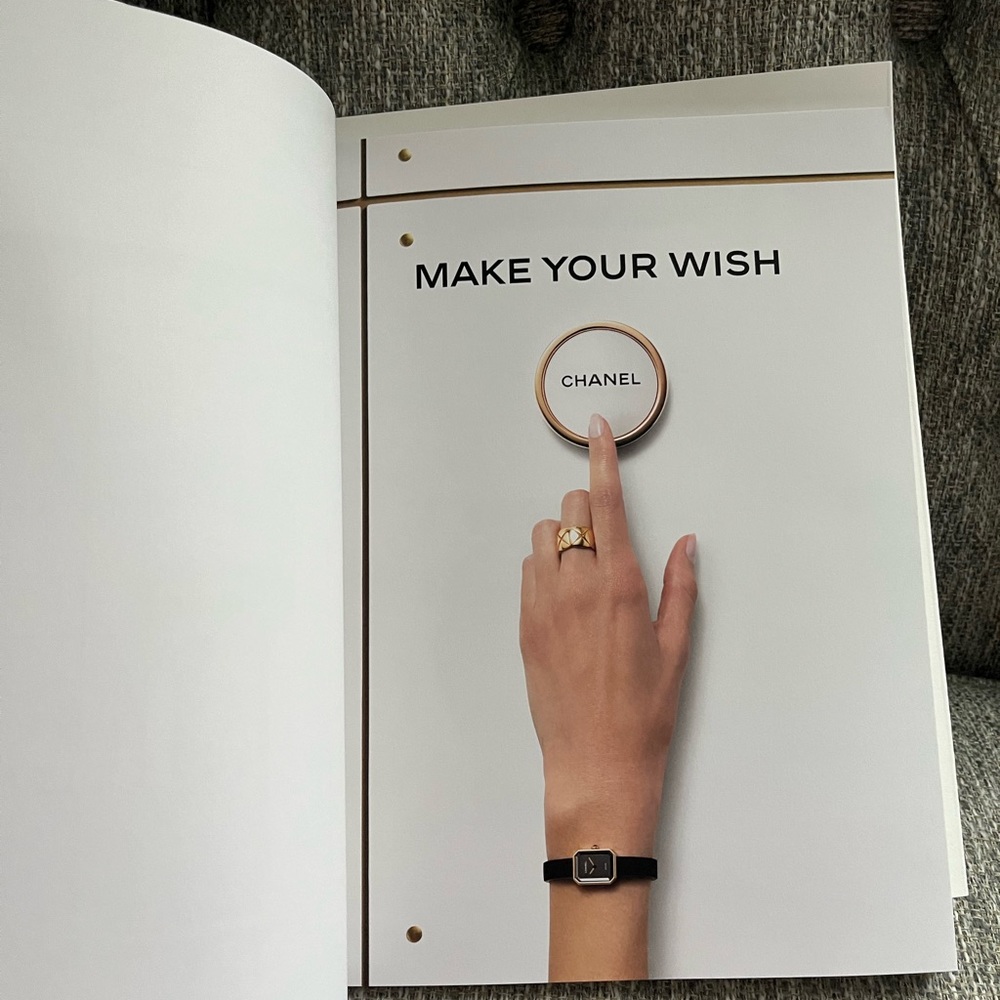 CHANEL Black hardcover coffee table book White soft  book. 10 friendship cards - Picture 9 of 16